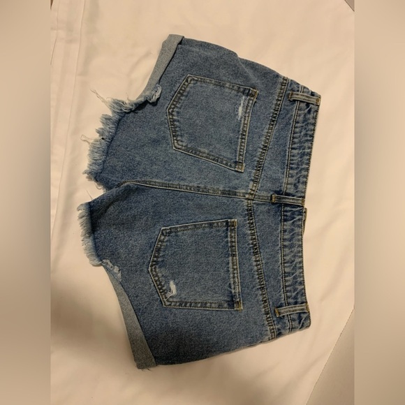 Forever 21, ladies shorts in size 29. - Picture 4 of 10